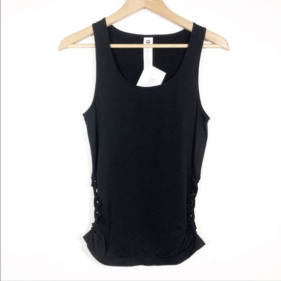 𝅺NEW Fabletics “New Wave” Black Athletic Tank Top Side Cutout Seamless Size M - Picture 2 of 7